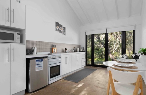 Vincentia House | Greenfields Beach House & Studio