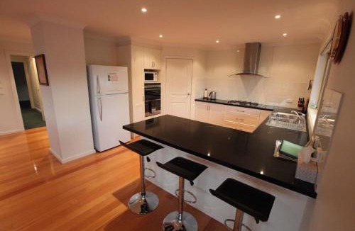 Marysville House | Greenlands guest House - Large two story house