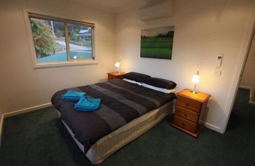 Marysville House | Greenlands guest House - Large two story house