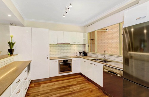 Avoca Beach House | Greenpark 12 - So Very Close to the Beach