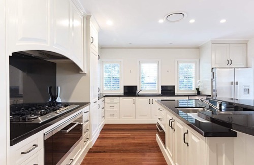 Pokolbin House | GREENS ON EIGHT - THE VINTAGE HOLIDAY HOUSES