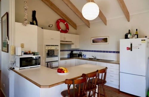 Guerilla Bay House | Guerilla Bay Escape