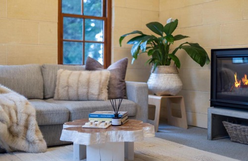 Wentworth Falls Villa | GUEST HOUSE at TABLELAND ESTATE