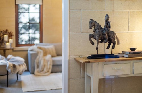 Wentworth Falls Villa | GUEST HOUSE at TABLELAND ESTATE
