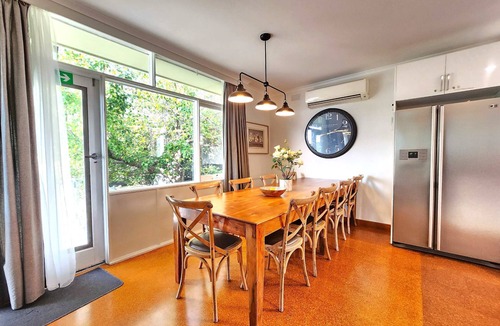 Highett House | Guest Room 5 Near Shops w/Fully Equipped Kitchen