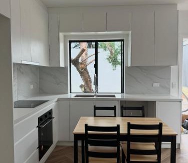 Georges Hall House | Guesthouse in Geoges Hall