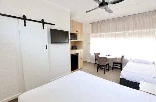 Waterhouse Hotel | Guichen Bay Motel