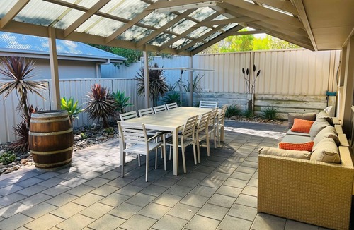 Waterhouse House | Guichen Villa 3 - Wi-Fi, Pets welcome outside