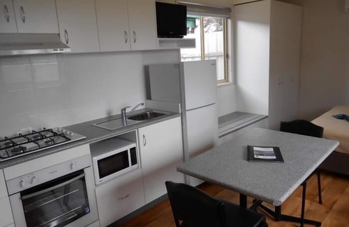 Port Fairy Cabin | Gum Tree Caravan Park