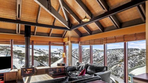 Hotham Heights Ski Chalet | Gundanora Chalet