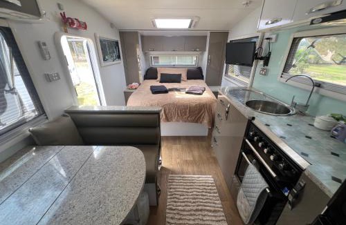 North Deep Creek Other | Gympie Luxury Caravan with ensuite bathroom