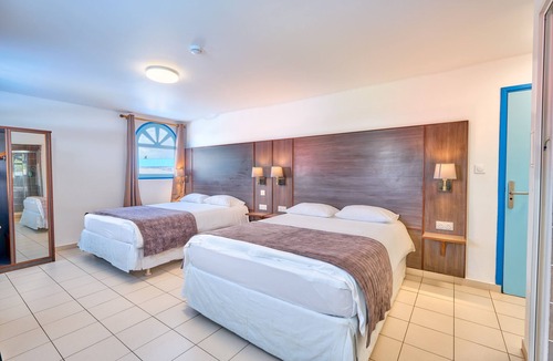 Les Hattes Hotel | Hôtel Domaine du Lac Bleu