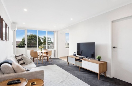 South Yarra Apartment | Hakuna - Modern 2 bedroom apartment