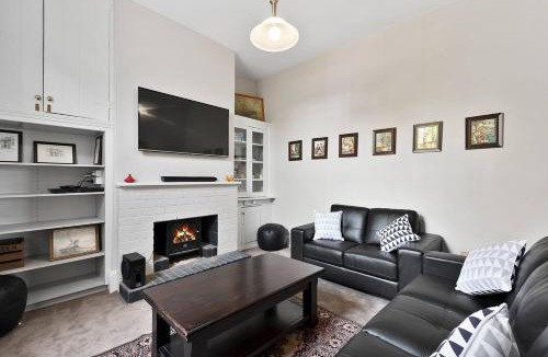 Battery Point House | Hampden Manor - A Refined Battery Point Period Home