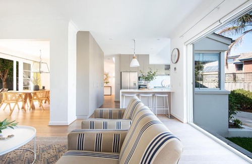 Hampton House | Hampton Haven Pool metres to the Beach