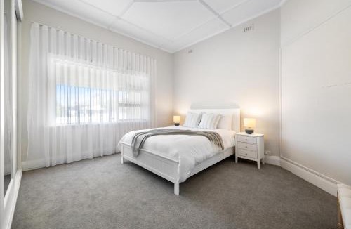 Semaphore South Apartment | Hamptons Bungalow - Walk to Semaphore South Beach