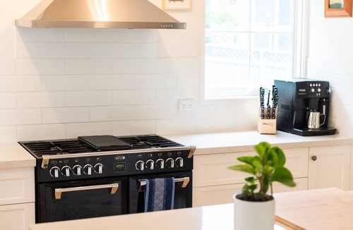 Mollymook House | Hamptons charm at Nantucket in Mollymook