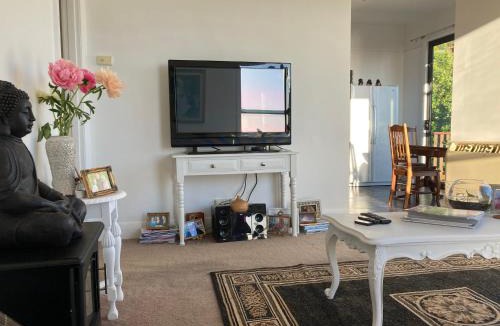 Burnie Bed & Breakfast | Hampton’s on Amy