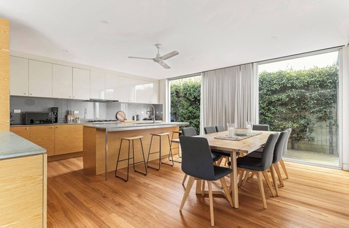 Brighton House | Hanby by the Bay, Brighton