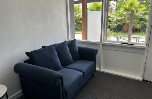 White Hills Hotel | Happy Wanderer Motel Bendigo CHILDREN NOT PERMITTED over 18s only