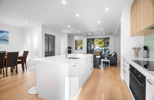 Victor Harbor Apartment | Harborview Modern 4 Bedroom Apartment 9F