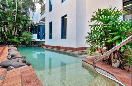 Darwin City Centre Apartment | Harbour Breeze Escape Top Floor Apt with Pool