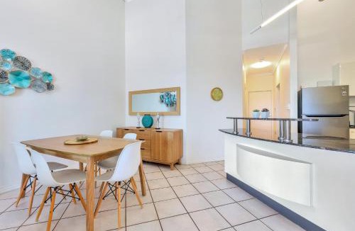 Darwin City Centre Apartment | Harbour Breeze Escape Top Floor Apt with Pool