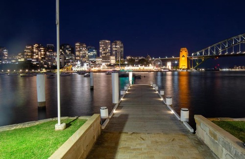 McMahons Point Apartment | Harbour Bridge Views at Pool Sleeps 4 Parking