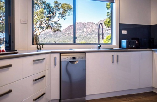 Coles Bay Apartment | Harbour Master - Freycinet Holiday Houses