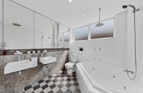 Rose Bay Apartment | Harbour Side Retreat