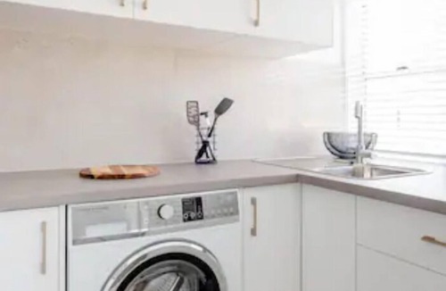 Manly Apartment | Harbour View Studio 3 Minute Walk to Manly Wharf