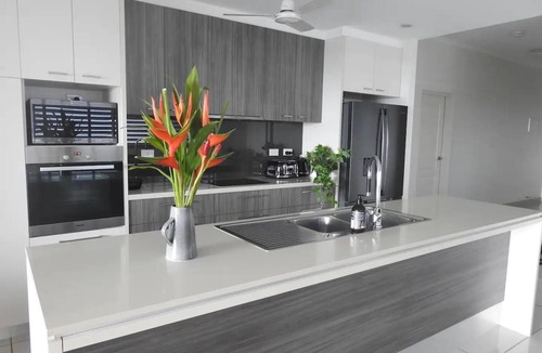 Larrakeyah Apartment | Harbour Views - luxury in the heart of Darwin