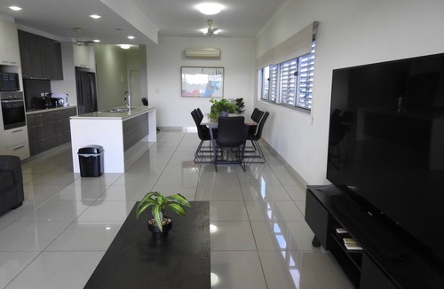Larrakeyah Apartment | Harbour Views - luxury in the heart of Darwin