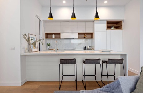 Safety Beach Apartment | Harbourside Sunset Terrace | Marina Views & Living
