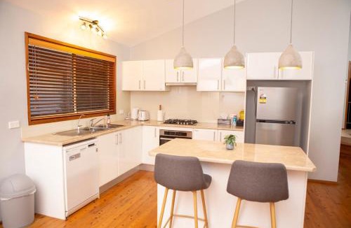 Noraville House | Hargraves Beach House - 150m to the Sand
