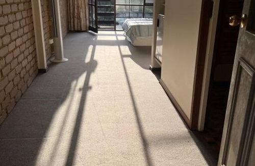 Heathcote Junction Apartment | Harmonious One Bedroom Cabin