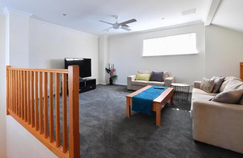 Rockingham House | Harrison's Retreat - Rockingham