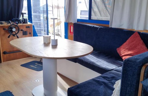 White Sands Boat Rental | Hasta La Vista river cruiser