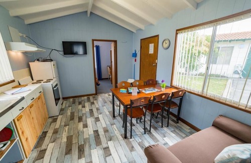 Emu Point Ski Chalet | Havana Villas 2 x Double Beds