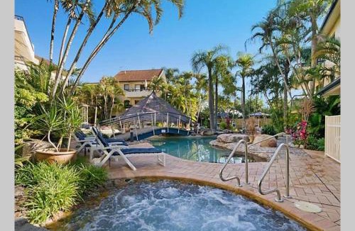 Noosa Heads Apartment | Haven on Noosa Hill - sunset views, pools, spa