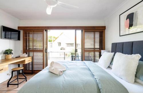 Noosa Heads Apartment | Haven on Noosa Hill - sunset views, pools, spa