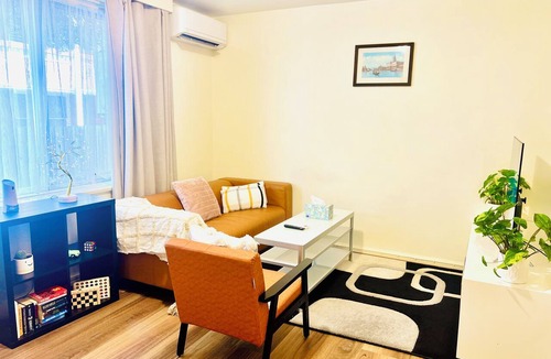 Hawthorn Apartment | Hawthorn Comfort & Convenience: Ideal Family & Pet-Friendly Stay
