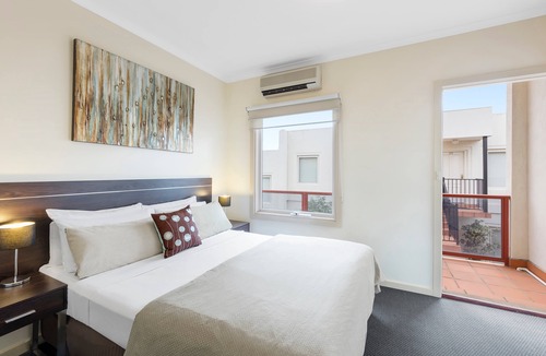 Hawthorn East Hotel | Hawthorn Gardens Serviced Apartments