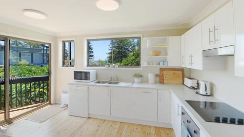 Avoca Beach House | Hear The Waves - Enjoy The Sea Breezes
