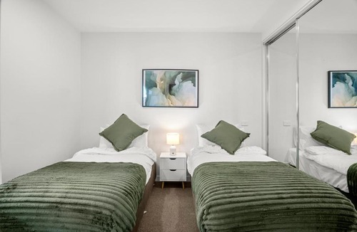 Melbourne Central Business District Apartment | Heart CBD City Stylish 2BR Apt and Free Tram Gym