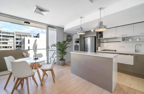 Manly Apartment | Heart of Manly - Quiet 1 bed between Beach/Harbour