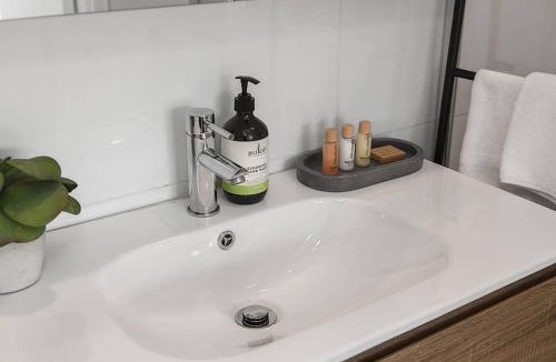 Ormond Apartment | Heart of Ormond Apartment by Ready Set Host