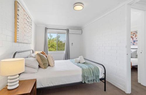 Wembley House | Heart of Wembley, 2 BR, 6km to Floreat Beach