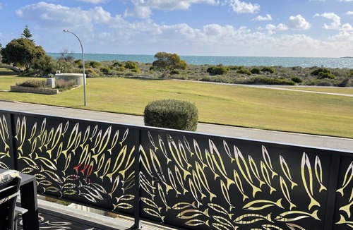 Jurien Bay Villa | Heat-N-View, Unit 14 Seafront Estate