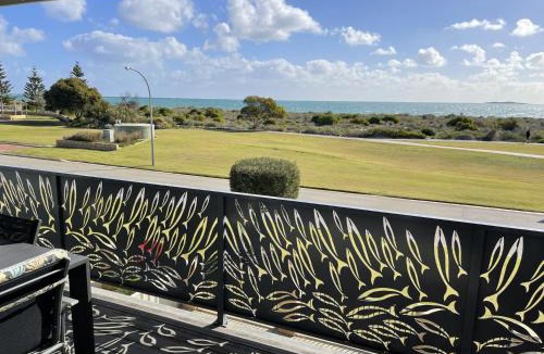 Jurien Bay House | Heat-N-View, Unit 14 Seafront Estate